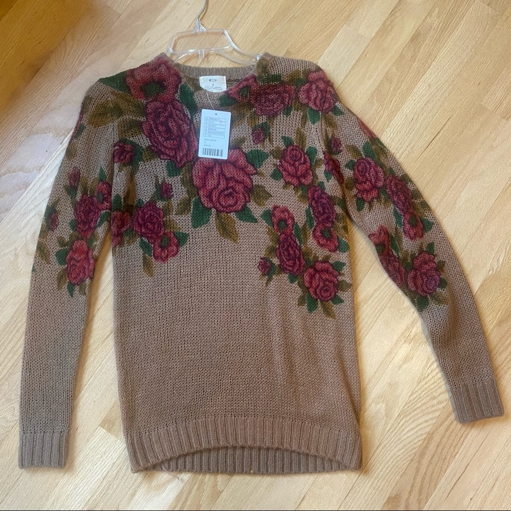NWT Urban Outfitters Sweater. Size Small.